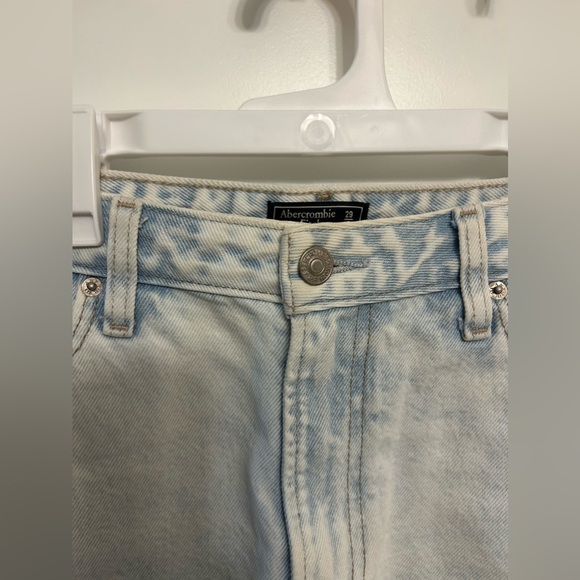 Abercrombie & Fitch Annie High-Rise Short - Picture 8 of 11